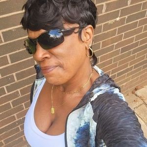 Meet your Posher, Carla